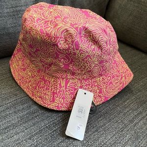 Womens pool hat new with tag